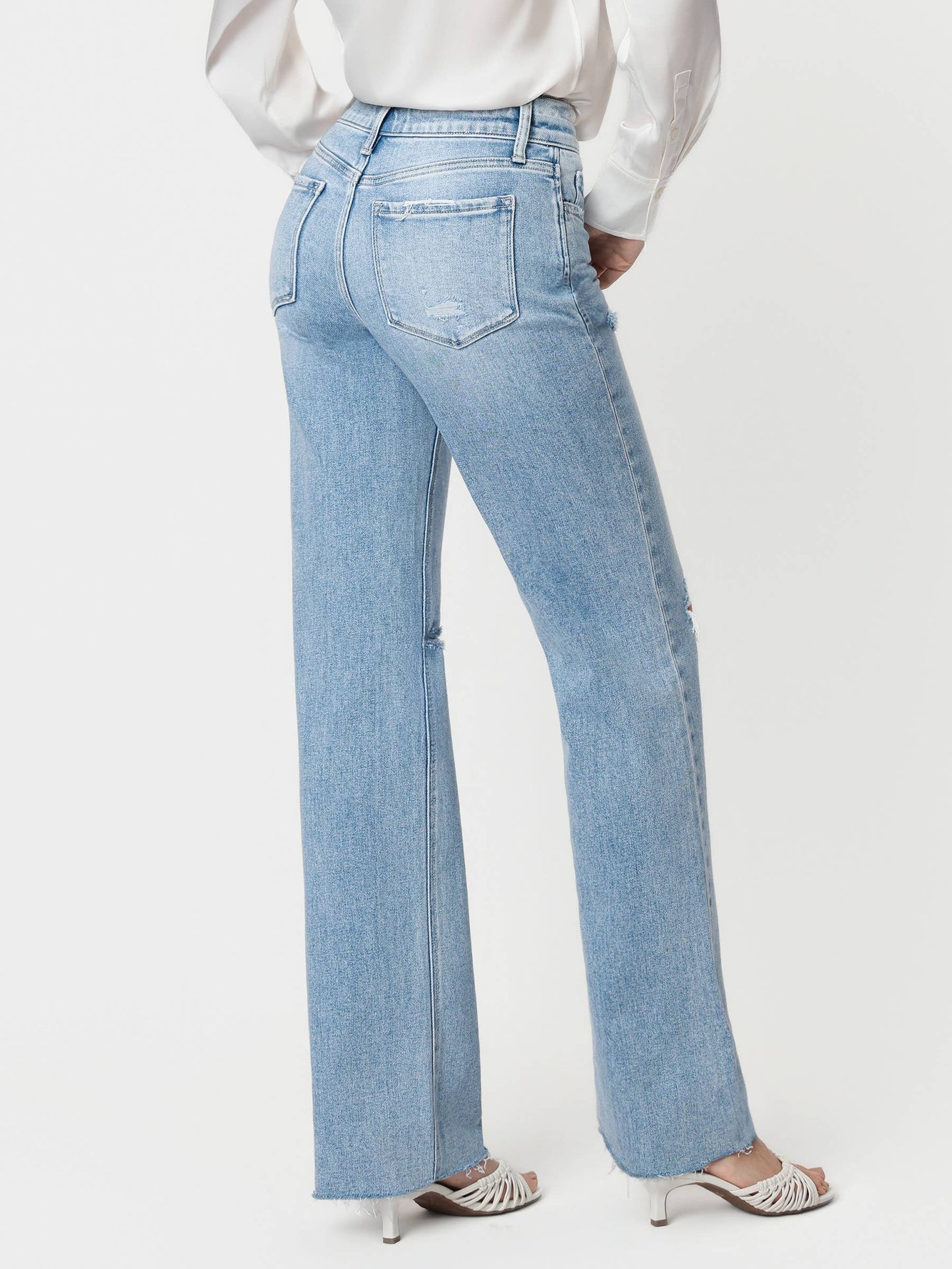 HIGH RISE LIGHT WASH DISTRESSED SLIM WIDE JEANS F5781: DEXTERITY / 25