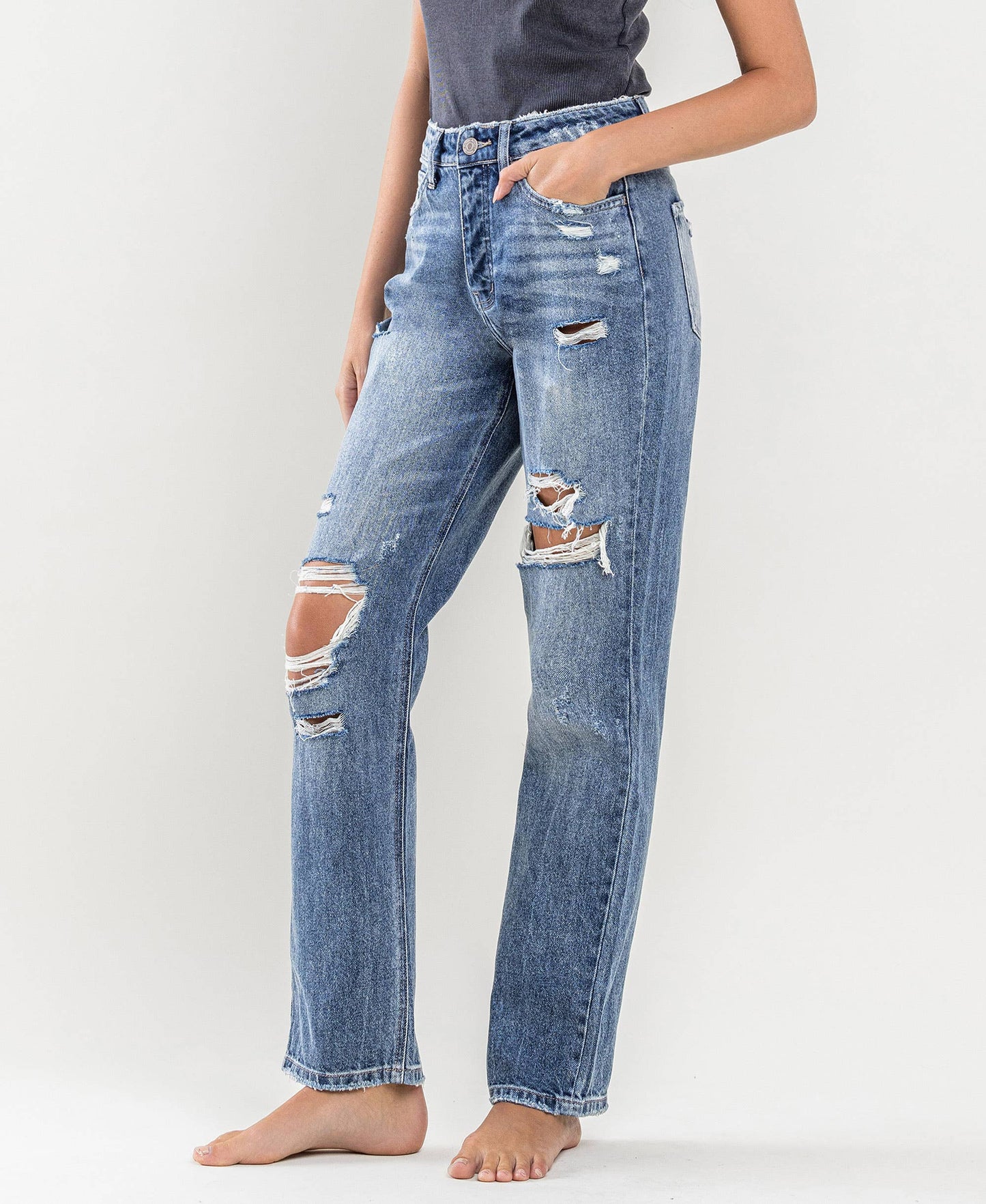 SUPER HIGH RISE DISTRESSED STRAIGHT JEANS