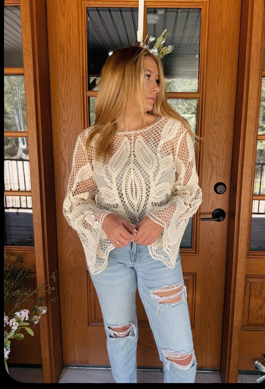OPEN-WORK SCALLOPED HEM CROCHET TOP: NATURAL